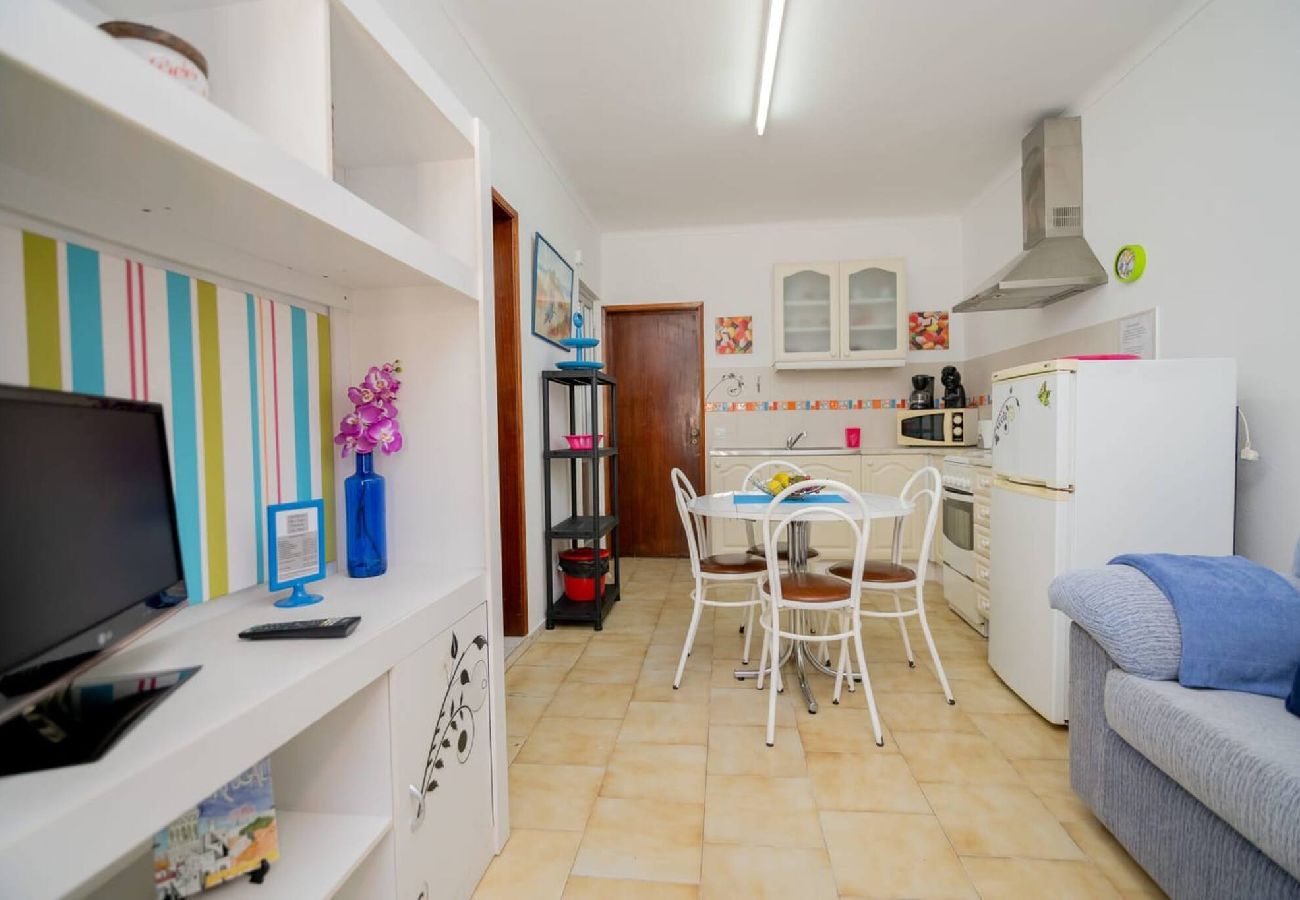Apartment in Guia - Casinha I by Innkeeper 