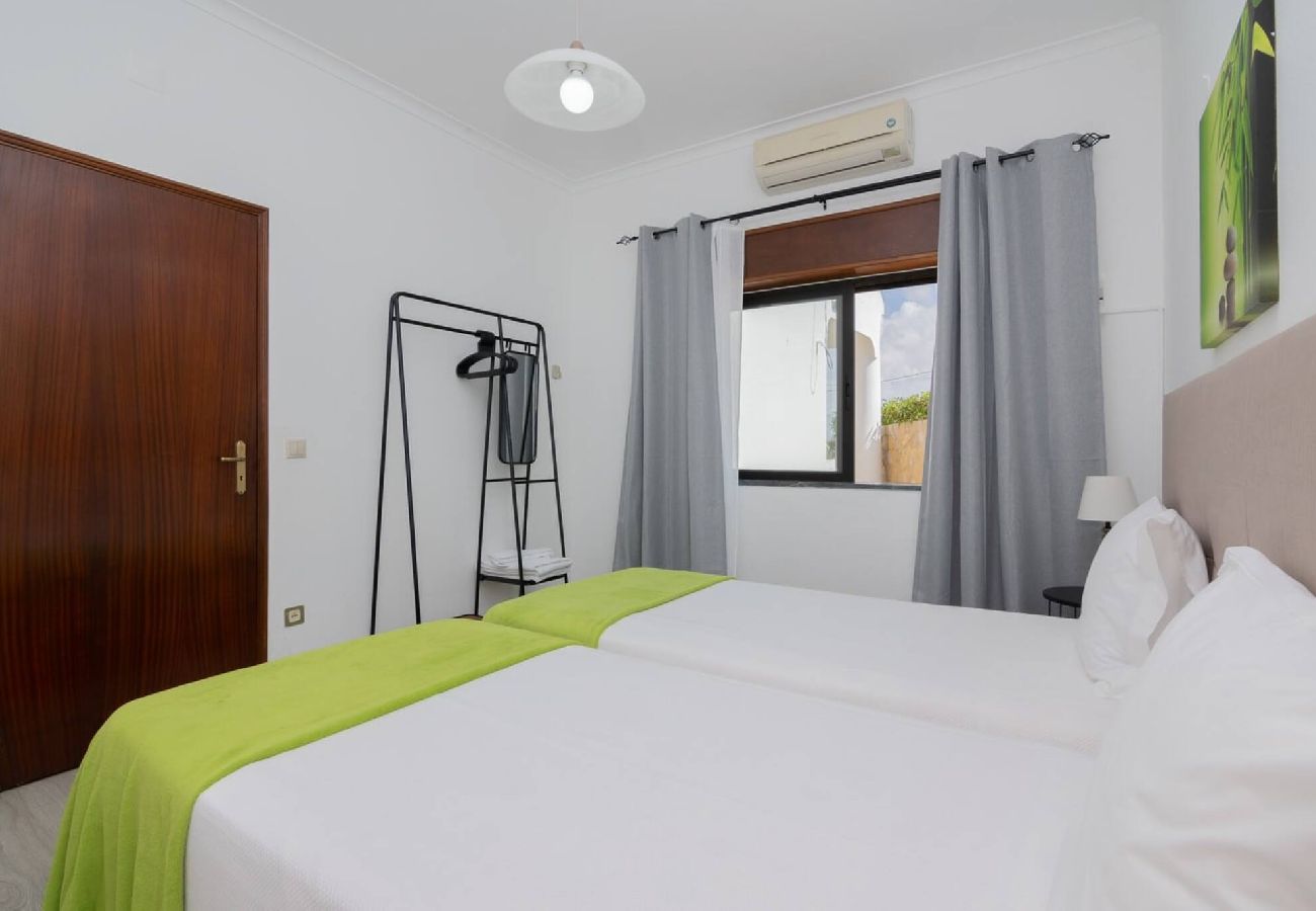 Villa in Guia - Estrela do Mar