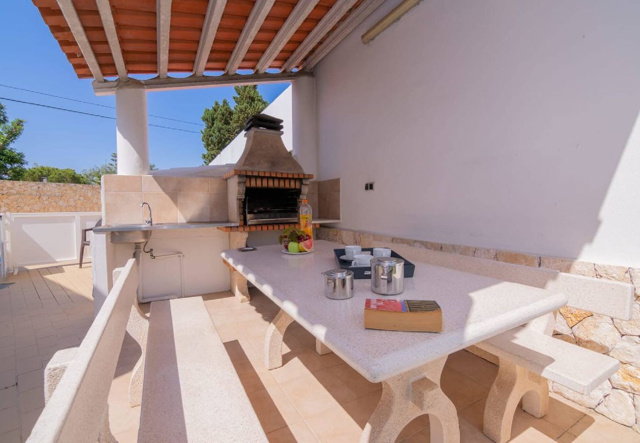 Villa in Guia - Estrela do Mar