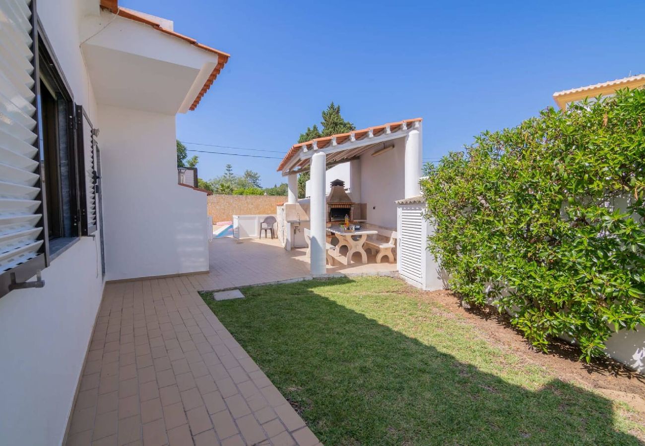 Villa in Guia - Estrela do Mar