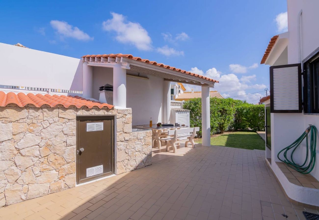 Villa in Guia - Estrela do Mar