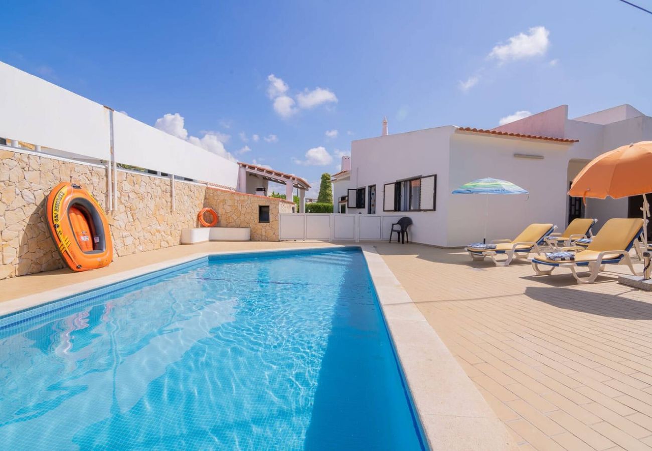Villa in Guia - Estrela do Mar