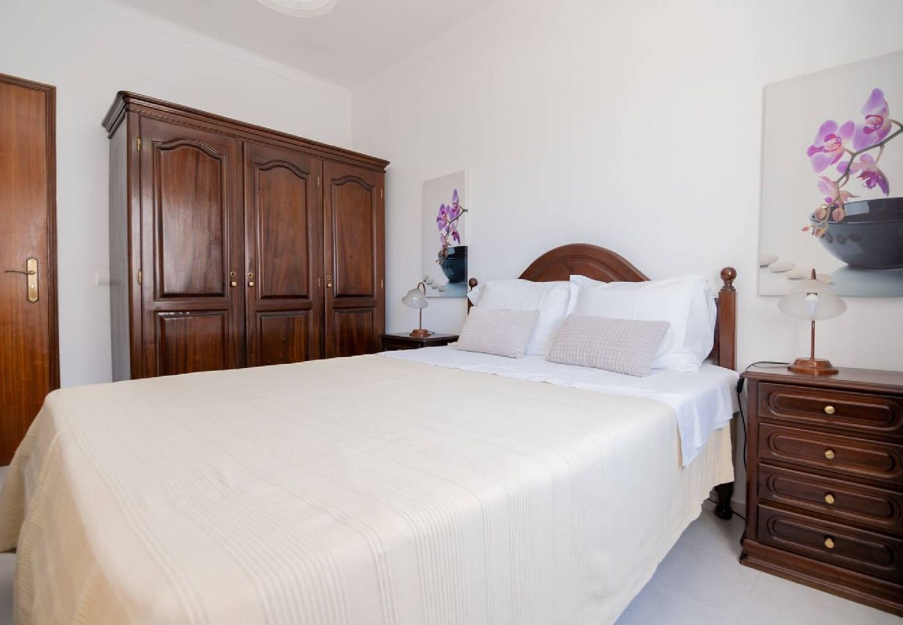 Apartment in Guia - Galé Tomas by Innkeeper 