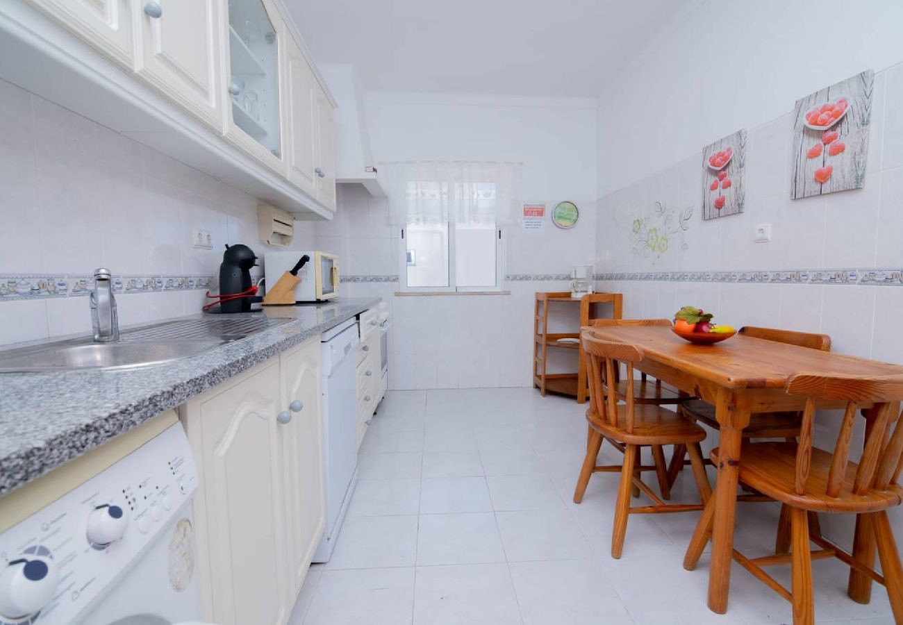 Apartment in Guia - Galé Tomas by Innkeeper 