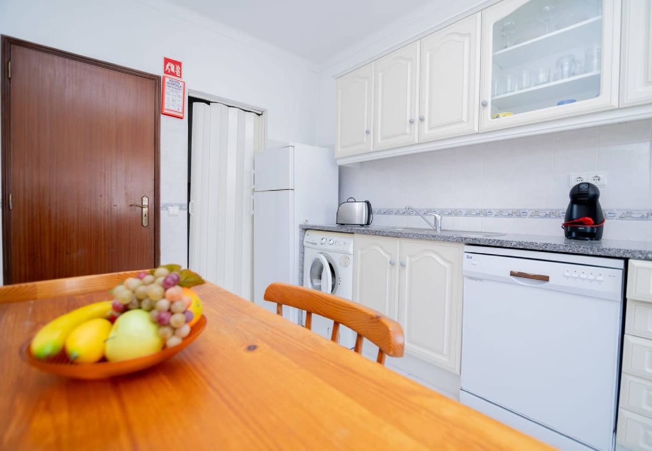 Apartment in Guia - Galé Tomas by Innkeeper 