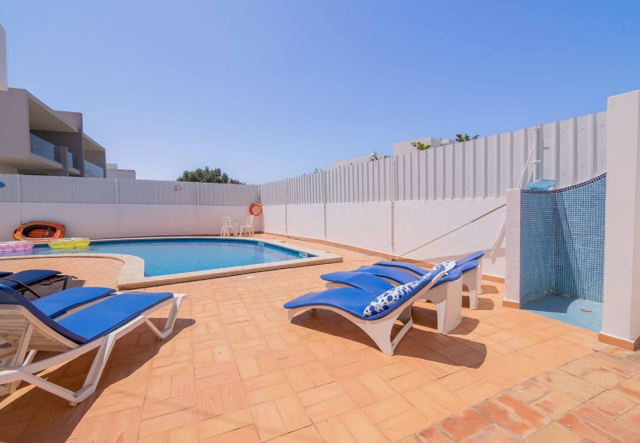 Apartment in Guia - Galé Tomas by Innkeeper 