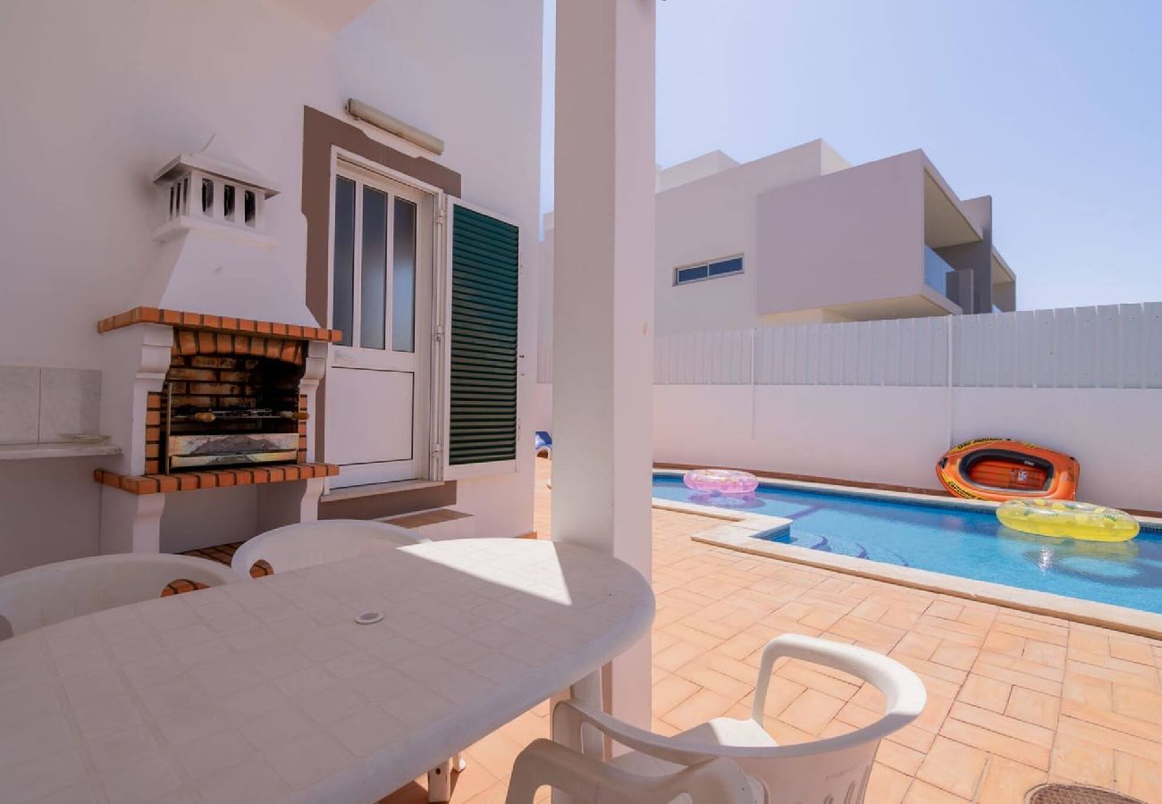 Apartment in Guia - Galé Tomas by Innkeeper 