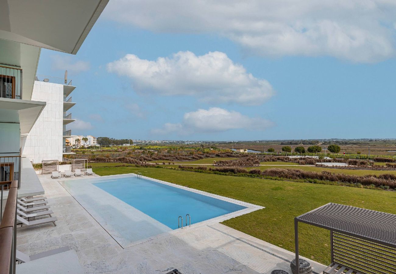 Apartment in Armação de Pêra - Coastal Bliss Apartment with Lagoon View
