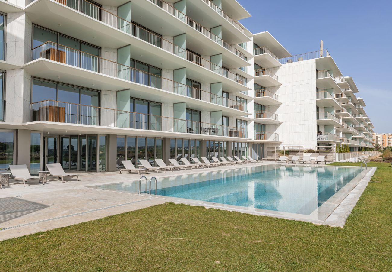 Apartment in Armação de Pêra - Coastal Bliss Apartment with Lagoon View