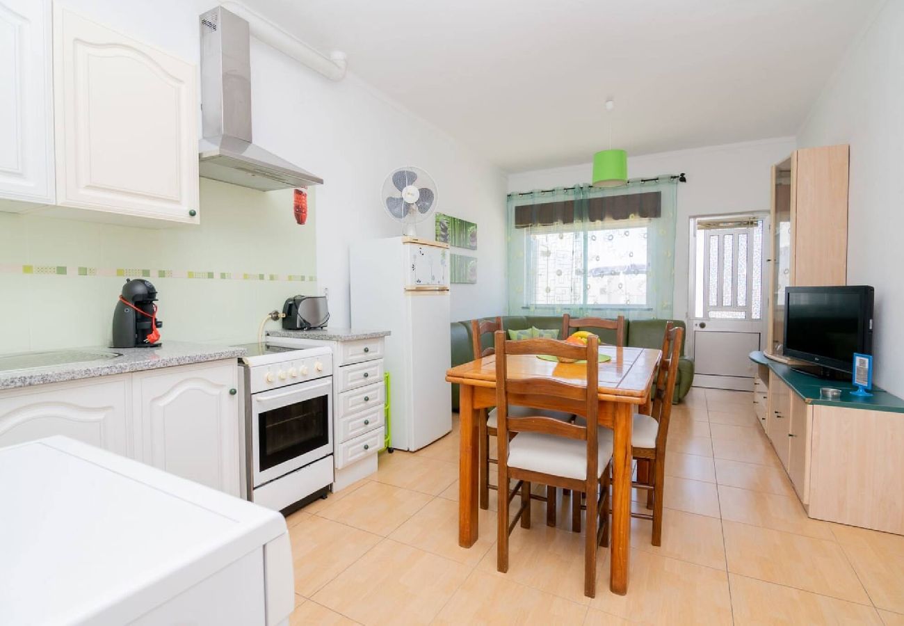 Apartment in Guia - Casinha VI by Innkeeper 
