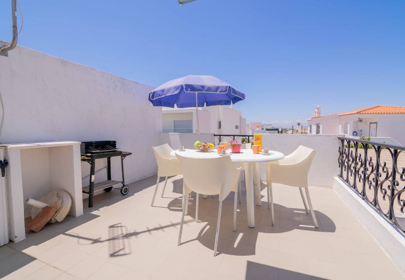 Apartment in Guia - Casinha VI by Innkeeper 