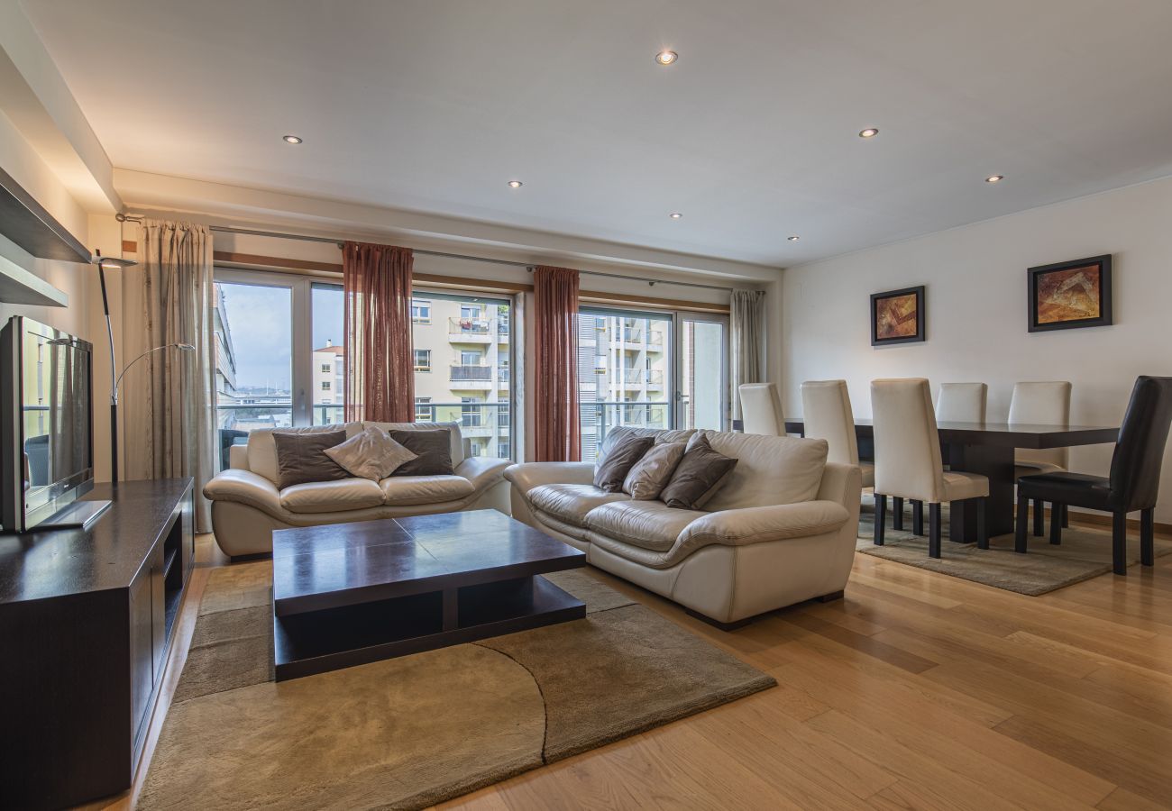 Apartment in Lisbon - 2 Bedroom Large Apartment by Innkeeper