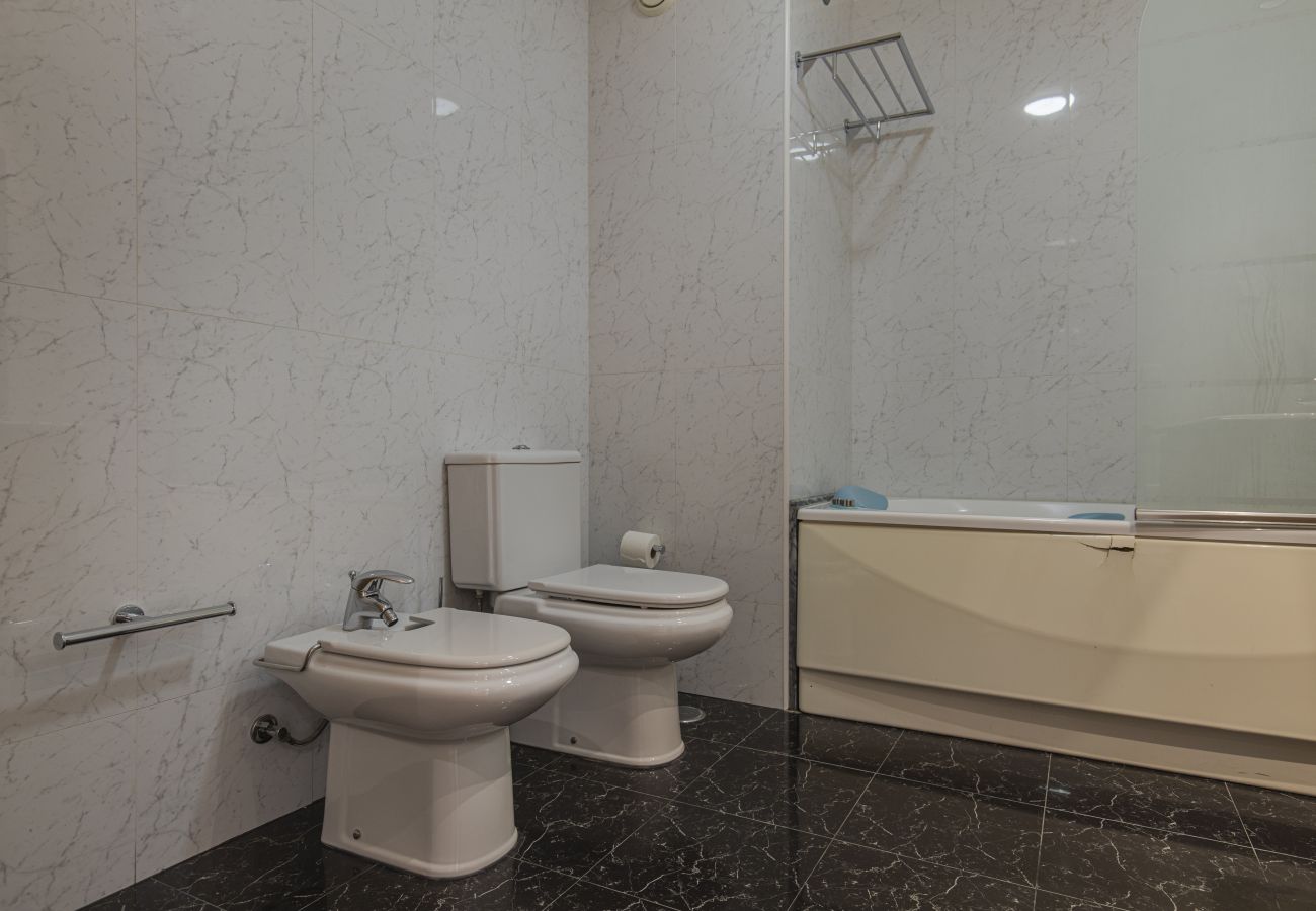 Apartment in Lisbon - 2 Bedroom Large Apartment by Innkeeper