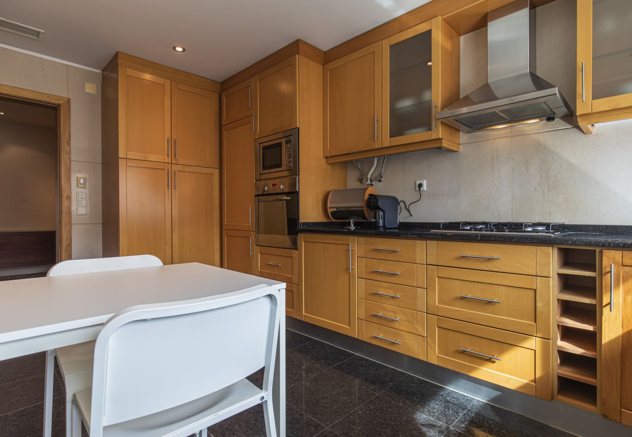 Apartment in Lisbon - 2 Bedroom Large Apartment by Innkeeper