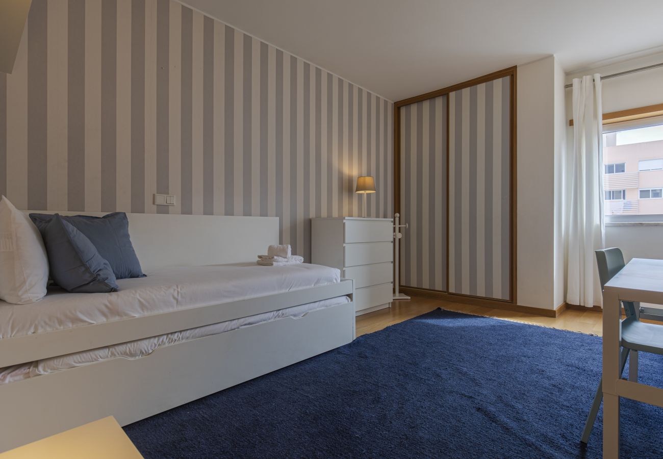 Apartment in Lisbon - 2 Bedroom Large Apartment by Innkeeper