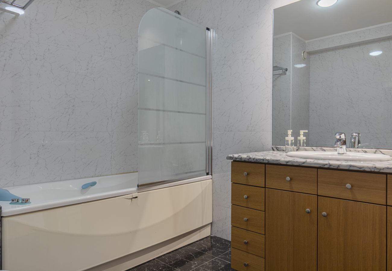 Apartment in Lisbon - 2 Bedroom Large Apartment by Innkeeper