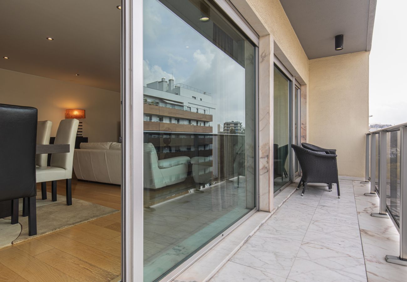 Apartment in Lisbon - 2 Bedroom Large Apartment by Innkeeper