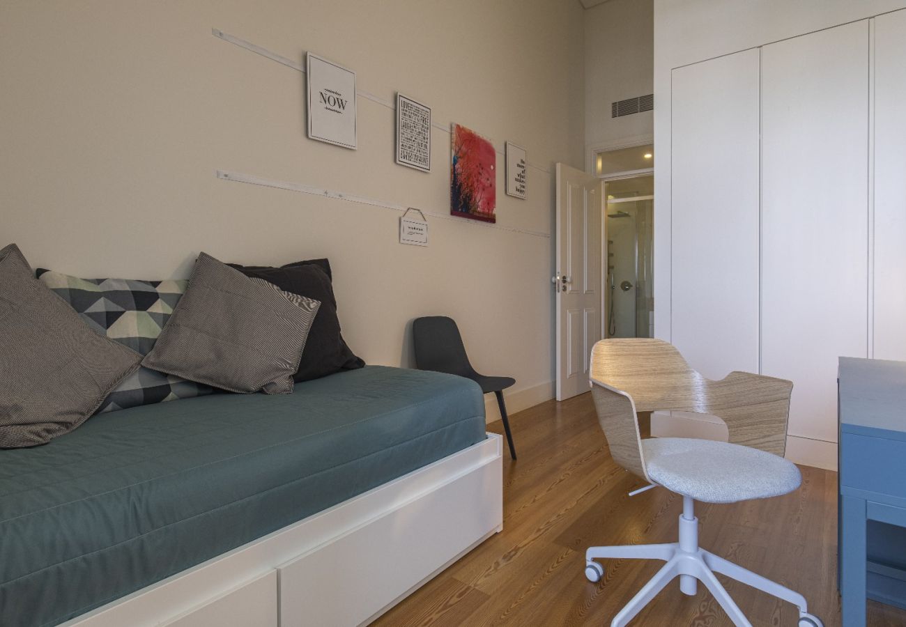 Apartment in Lisbon - Lagares 74 by Innkeeper