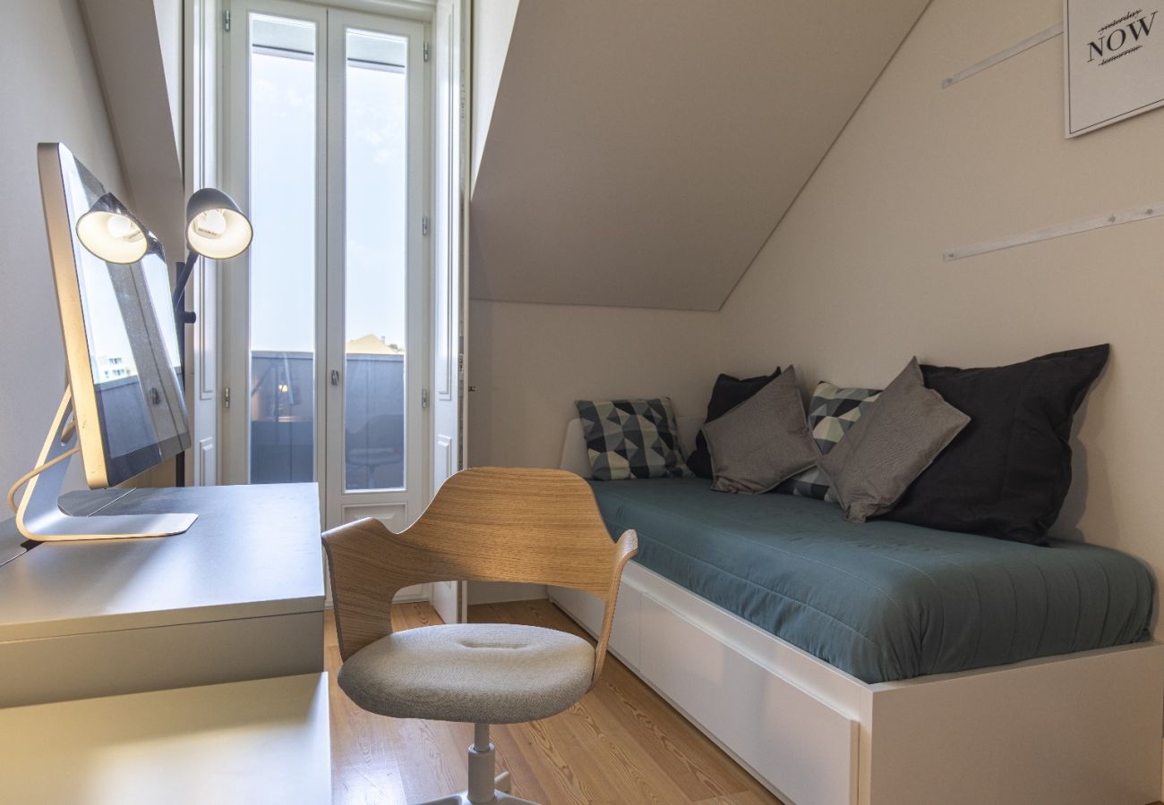Apartment in Lisbon - Lagares 74 by Innkeeper