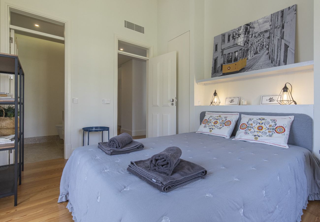 Apartment in Lisbon - Lagares 74 by Innkeeper