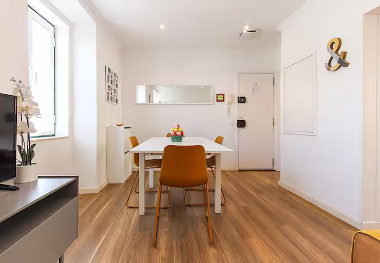 Apartment in Lisbon - Trendy Santos Apartment