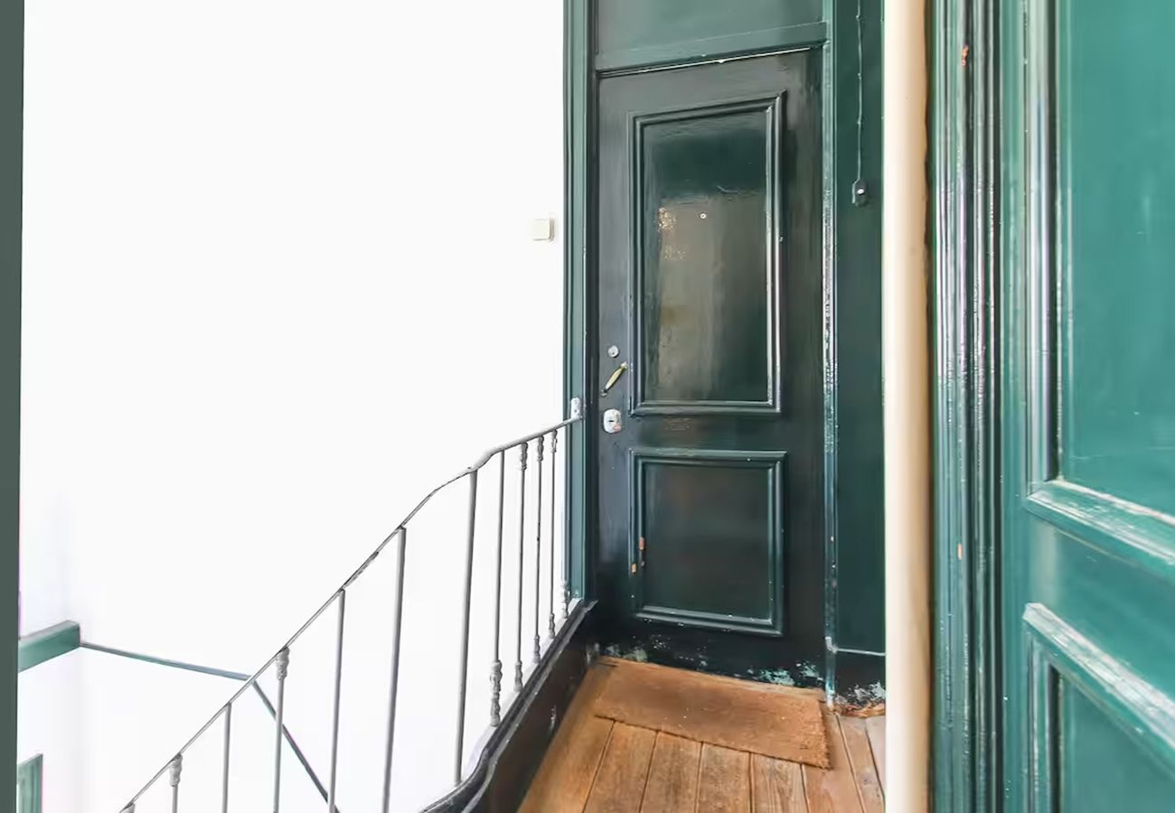 Apartment in Lisbon - Trendy Santos Apartment
