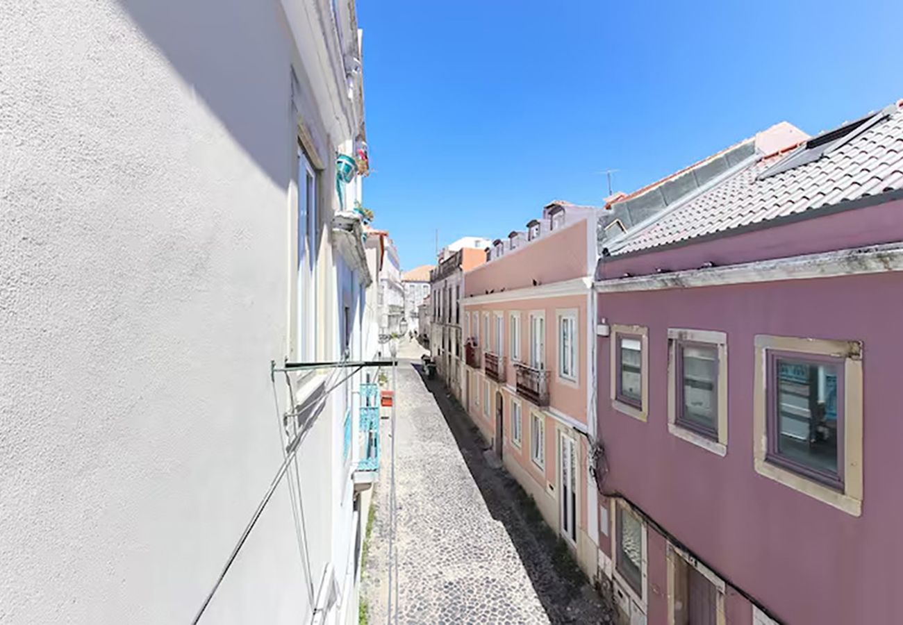 Apartment in Lisbon - Trendy Santos Apartment