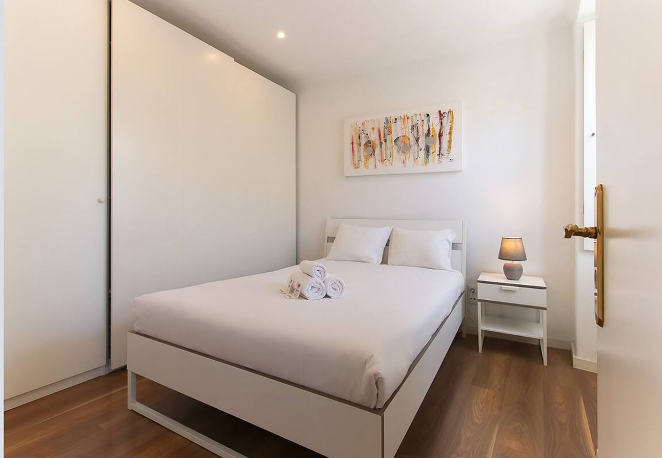 Apartment in Lisbon - Trendy Santos Apartment