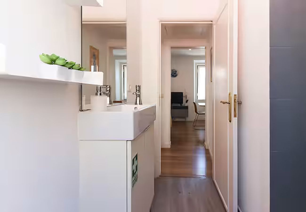 Apartment in Lisbon - Trendy Santos Apartment