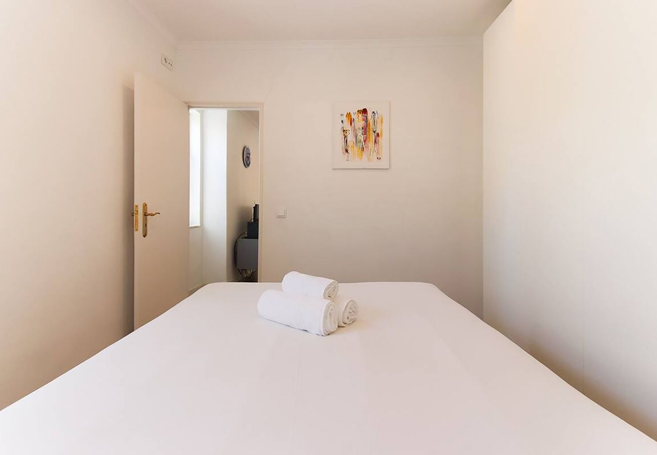 Apartment in Lisbon - Trendy Santos Apartment