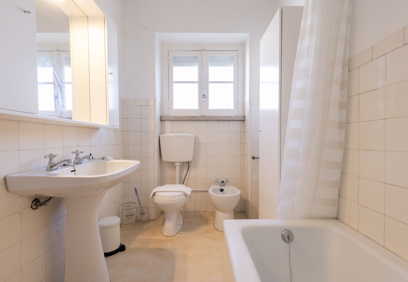 Apartment in Lisbon - Quiet retreat 