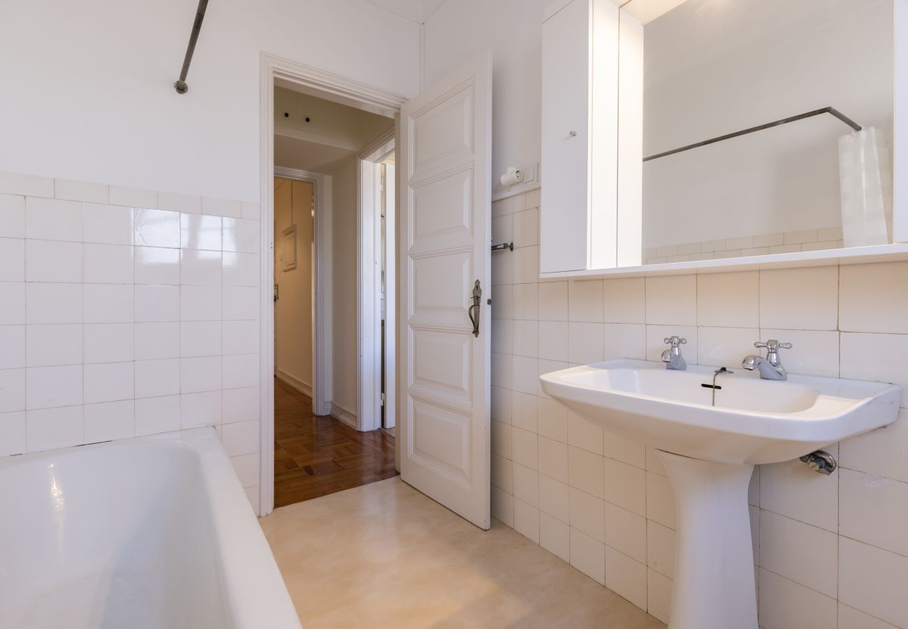Apartment in Lisbon - Quiet retreat 