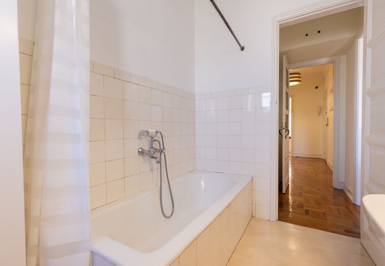 Apartment in Lisbon - Quiet retreat 