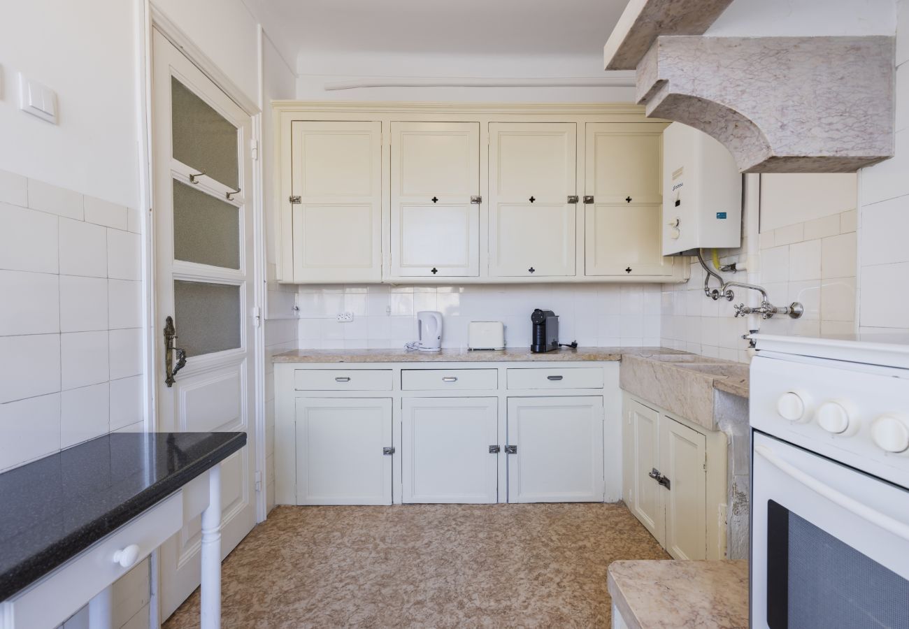 Apartment in Lisbon - Quiet retreat 