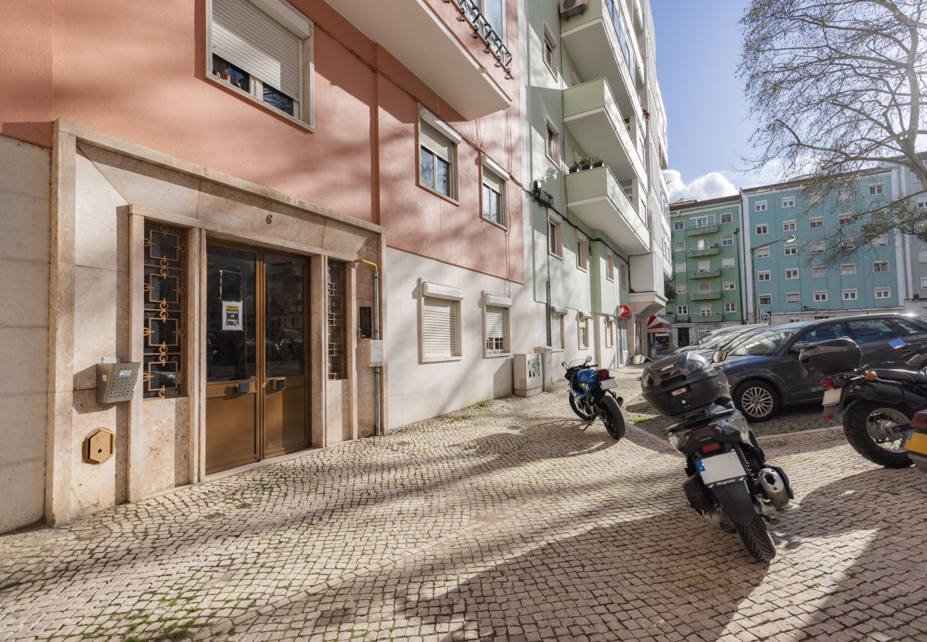 Apartment in Lisbon - Quiet retreat 