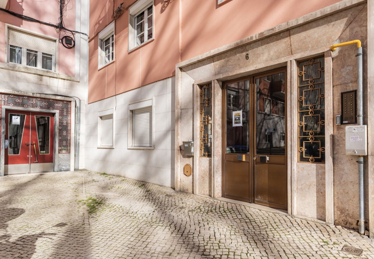 Apartment in Lisbon - Quiet retreat 