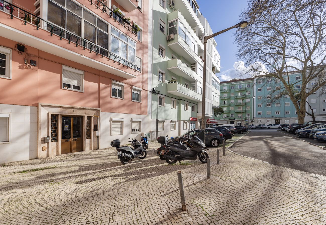 Apartment in Lisbon - Quiet retreat 