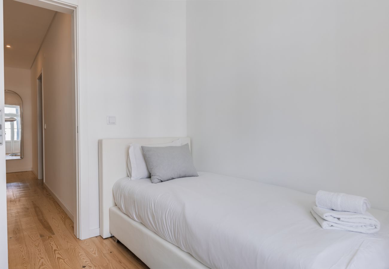 Apartment in Lisbon - Braga 10 II