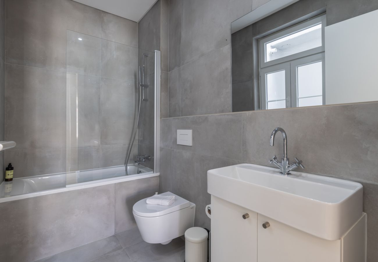 Apartment in Lisbon - Braga 10 II