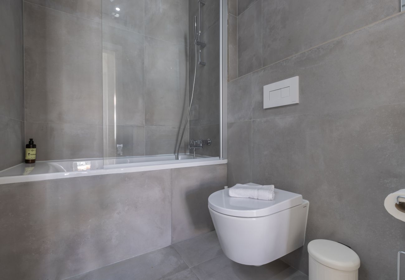 Apartment in Lisbon - Braga 10 II