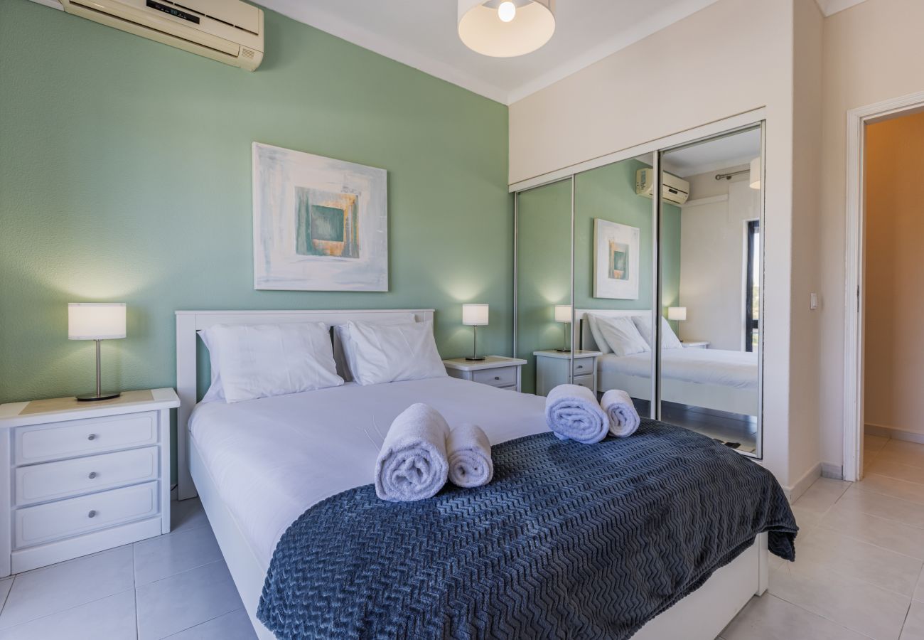 Apartment in Armação de Pêra - Ocean side retreat