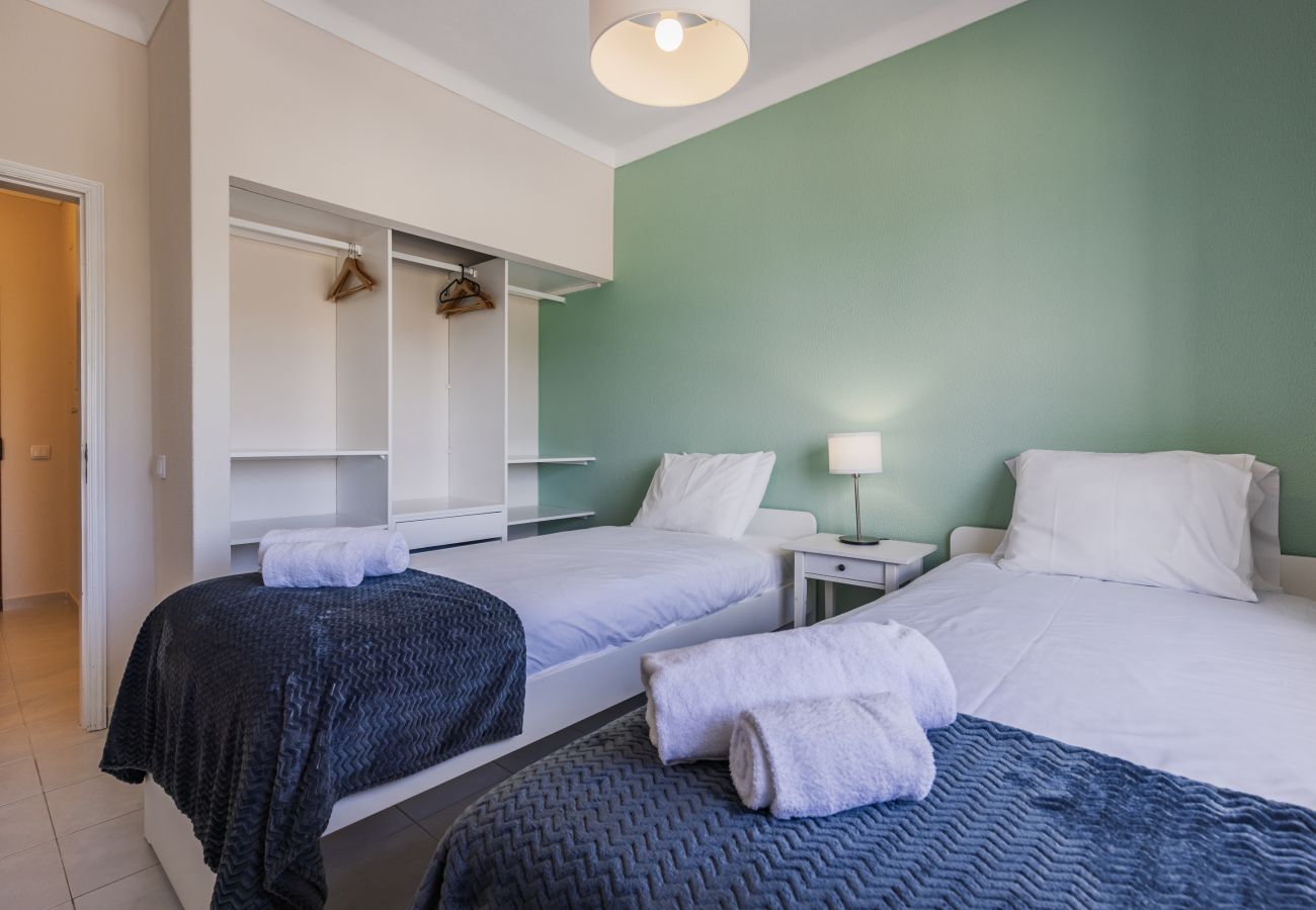 Apartment in Armação de Pêra - Ocean side retreat