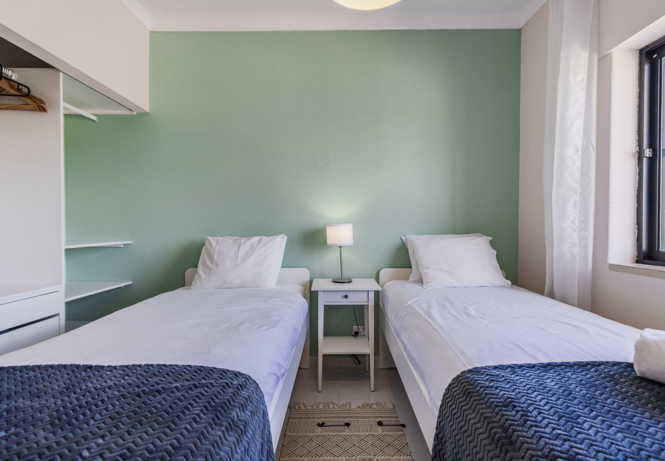 Apartment in Armação de Pêra - Ocean side retreat