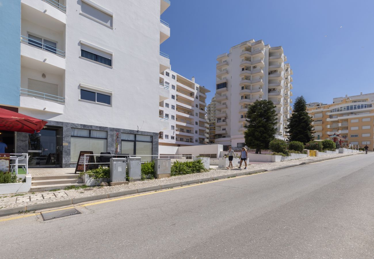 Apartment in Armação de Pêra - Ocean side retreat