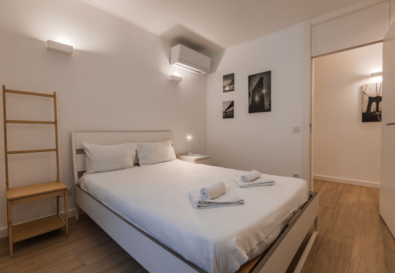 Apartment in Lisbon - Cozy 2 bedroom retreat