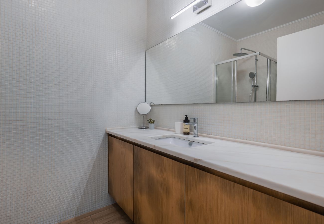 Apartment in Lisbon - Cozy 2 bedroom retreat