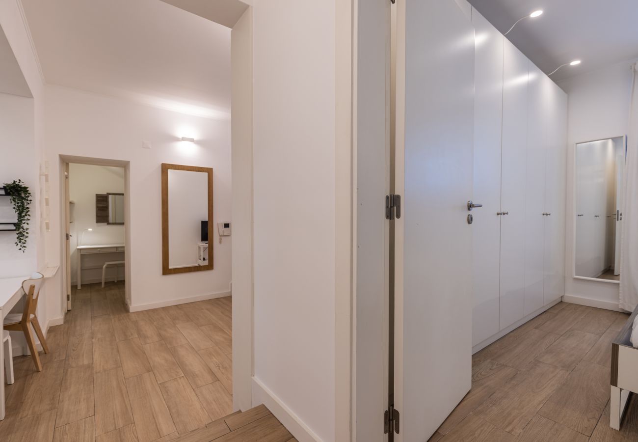 Apartment in Lisbon - Cozy 2 bedroom retreat