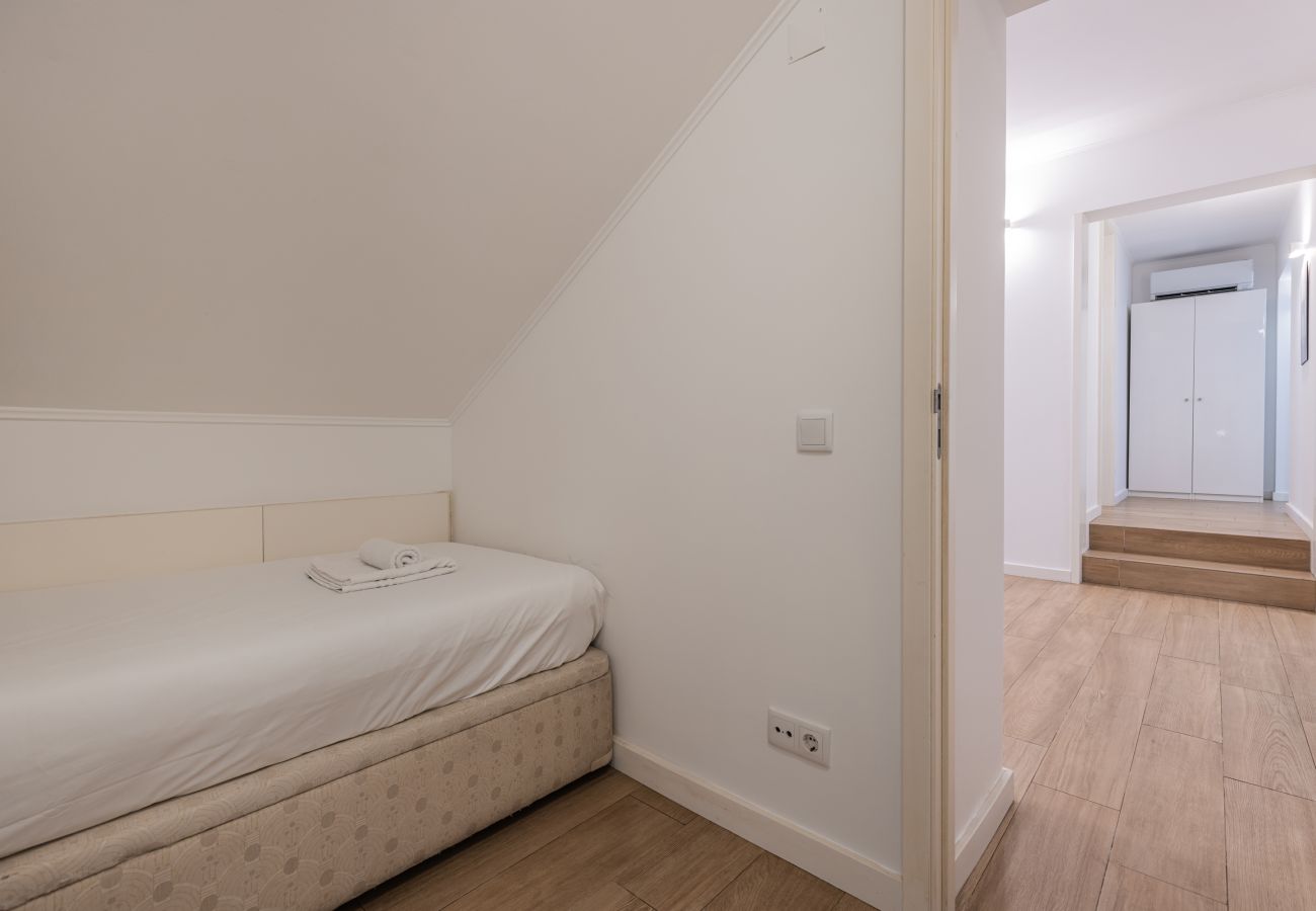 Apartment in Lisbon - Cozy 2 bedroom retreat