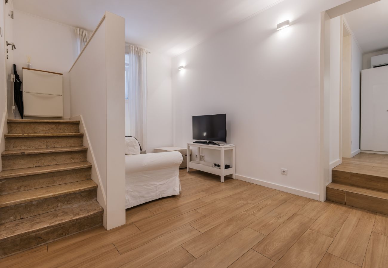 Apartment in Lisbon - Cozy 2 bedroom retreat