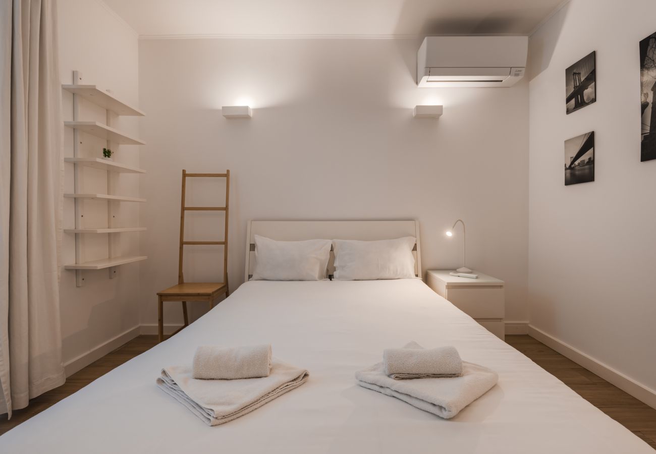 Apartment in Lisbon - Cozy 2 bedroom retreat
